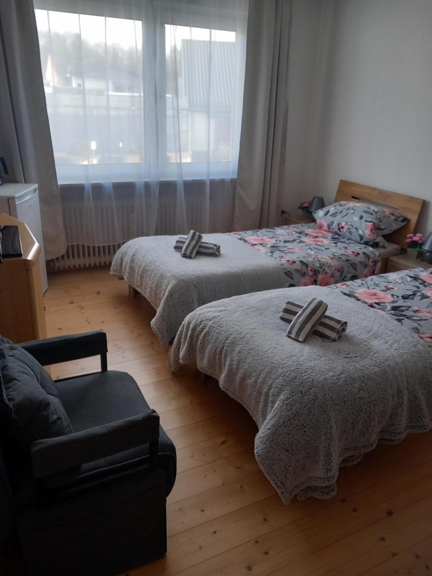 Zimmervermietung Pargen Daun Exterior foto